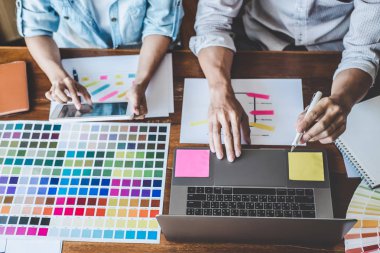 Yaratıcı Web / Grafik Tasarımcı planlama, çizim web sitesi Ekibi 