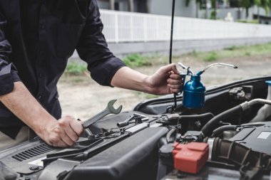 Hizmetleri araba motoru makinesi konsepti, otomobil mekanik repairm
