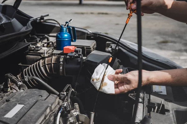 Koncepcja maszyny usługi samochód silnik, kontroli mechanik samochodowy — Zdjęcie stockowe