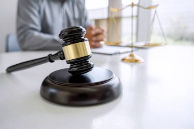 Yargıç tokmak ile Adalet avukatlar, avukat takım elbise veya avukat wo