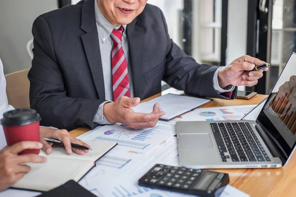 Partner meeting of business team colleagues consultation and dis — Stock Photo, Image