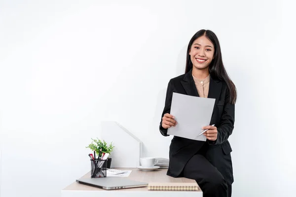 Retrato Smiling Asiático Feliz Mujer Negocios Con Trabajo Oficina Mirando — Foto de Stock