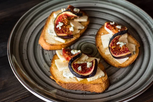 Sandwiches Ricotta Fresh Figs Walnuts Honey Rustic Wooden Board Black — Stock Photo, Image