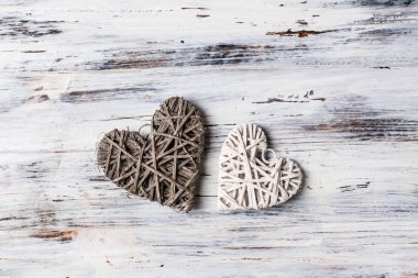 arka plan ile kalpleri, Valentine. Sevgililer günü. Seviyorum. Hasır kalpler. Romantik fotoğraf. Metin için yer. Romantik arka plan kopya alanı ile