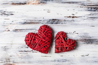 arka plan ile kalpleri, Valentine. Sevgililer günü. Seviyorum. Hasır kalpler. Romantik fotoğraf. Metin için yer. Romantik arka plan kopya alanı ile