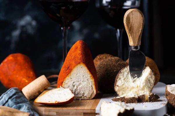 Malagueta Queijo Suíço Sortimento Queijo Faca Queijo Produto Orgânico Pimenta — Fotografia de Stock