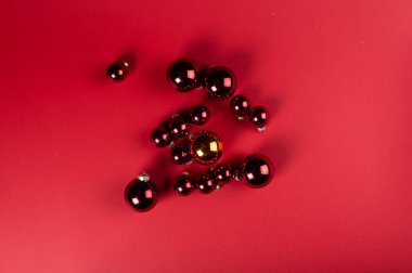 Noel kompozisyonu. Noel süslemeleri, köknar ağacı süslemeleri. Üst görünüm, boşluğu kopyala. Noel düzlüğü, yeni yıl düzlüğü. Yeni yıl 2021. Noel 'de. Yeni yıl geçmişi. Yeni Yıl.