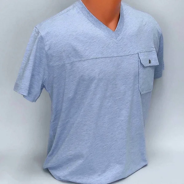bir manken üzerinde kısa kollu erkek t-shirt