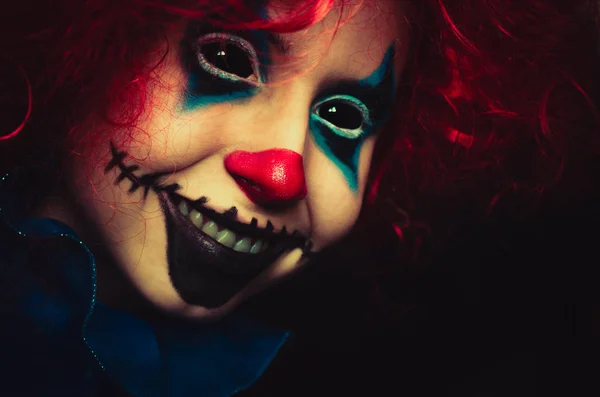 Clown Effrayant Gros Plan Portrait Halloween Effrayant Sur Fond Noir — Photo