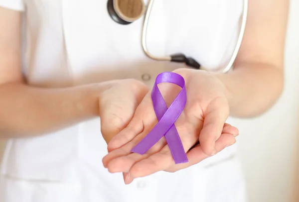 Doctor Keeps Purple Ribbon Symbol Epilepsy Awareness Day World Close — Stock Photo, Image