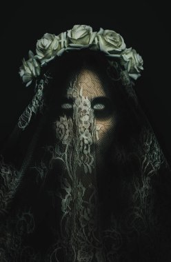 Ürpertici ceset zombi gelini siyah arka plan üzerine beyaz boş gözlerle. Spooky halloween karakter ve korku filmleri kavramı