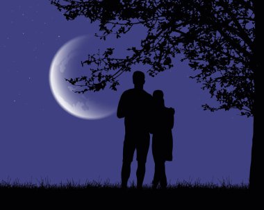 Kucaklayan ve seyir iki sevgili parlak bir ay ile yıldız - romantik mor gece gökyüzü altında vektör