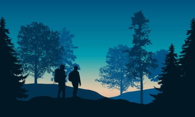 Sarsın ve yaprak döken orman ve yükselen güneş ile sabah mavi gökyüzü ile manzara Gerçekçi illüstrasyon. Sırt çantaları, erkek ve kadın ile iki yürüyüşçüler - vektör