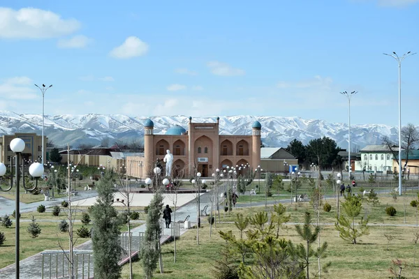 Ancient Madrasah Background Snowy Mountains — Stock Photo, Image