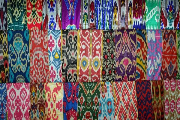 国立ウズベキスタン パターン背景としてサテン — ストック写真
