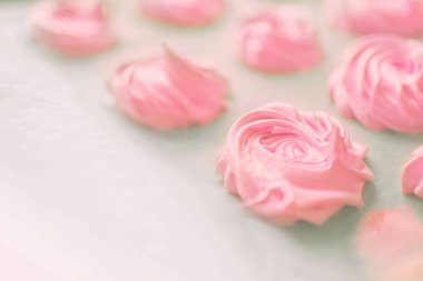 İzleme vasıtasıyla hamur işi çanta yakın kopya alanı ile ayarlanabilir kağıt üzerinde pembe hatmi