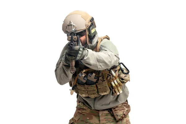 Αμερικανός Στρατιώτης Στολή Και Τουφέκι Που Σημαδεύει Και Πυροβολεί Κομάντο — Φωτογραφία Αρχείου