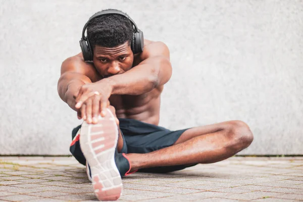 Afroameričan Sportovec Jít Sportovního Venku Bez Trička Proti Zdi Sportovec — Stock fotografie