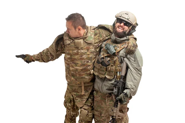 Soldado Das Forças Especiais Americanas Ferido Resgata Camarada Ferido Fundo — Fotografia de Stock