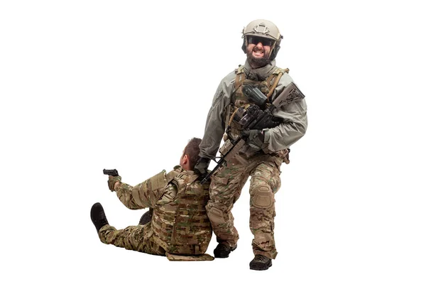 Deux Soldats Uniforme Militaire Avec Des Armes Battent Sur Fond — Photo