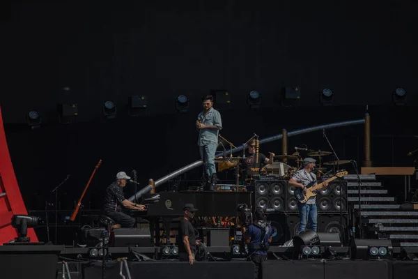 Groot gazon, Central Park, New York-27 september: koningin met Adam Lambert voeren soundcheck tijdens Global Citizen Festival. Redactionele — Stockfoto