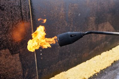 propan blowtorch inşaat işleri sırasında yakın