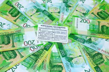 Sürücü belgesi üzerinde yeni Rus mone olduğunu