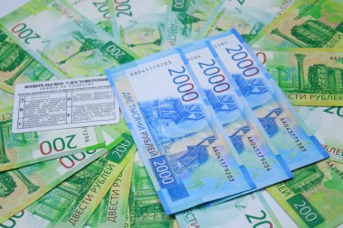 Ehliyet ve 2000 Rublesi üç yeni banknotlar