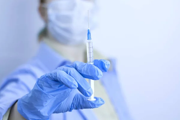 Begreppet Läkare Med Vaccin Spruta Skydd Mot Bacter Royaltyfria Stockfoton