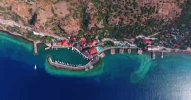 Assos Behramkale olarak veya kısa Behram için bilinen, anakkale ilinin Ayvack ilçesinde tarihsel olarak zengin bir kasaba olduğunu.