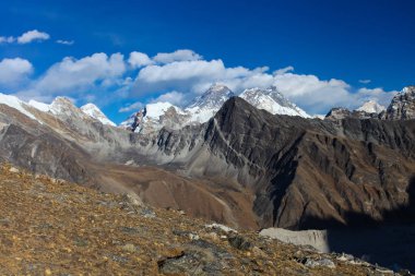 Şaşırtıcı Dağları Himalayalar - Nepal üzerinde.