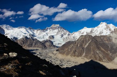 Şaşırtıcı Dağları Himalayalar - Nepal üzerinde.