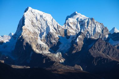 Şaşırtıcı Dağları Himalayalar - Nepal üzerinde.