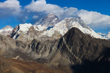 Şaşırtıcı Dağları Himalayalar - Nepal üzerinde.