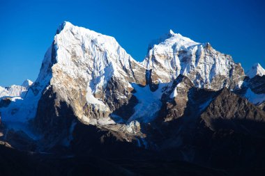 Şaşırtıcı Dağları Himalayalar - Nepal üzerinde.