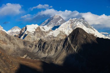 Şaşırtıcı Dağları Himalayalar - Nepal üzerinde.