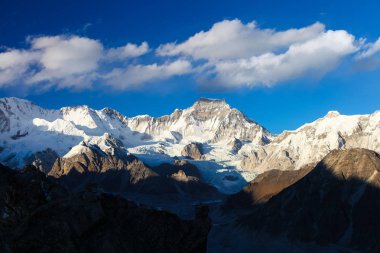 Şaşırtıcı Dağları Himalayalar - Nepal üzerinde.