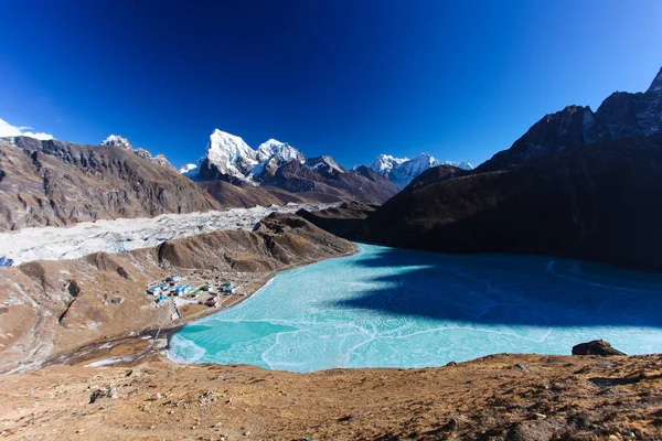 ヒマラヤ ネパールの驚くべき山々 — ストック写真