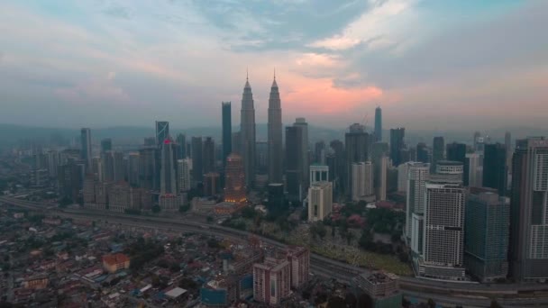 Kuala Lumpur Capital Malasia Horizonte Moderno Está Dominado Por Las — Vídeo de stock