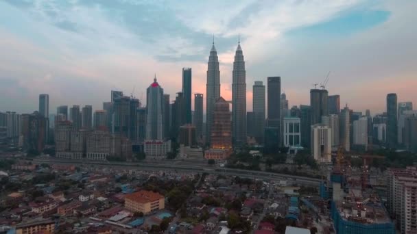 Kuala Lumpur Capitale Della Malesia Suo Skyline Moderno Dominato Dalle — Video Stock