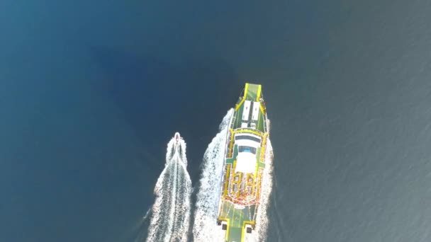 Grand Navire Roro Roll Naviguant Méditerranée — Video