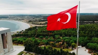 Anakkale Şehitler Anıtı Gelibolu Savaş katılan yaklaşık 253,000 Türk askerleri hizmet anısına bir savaş anıtı olduğunu.