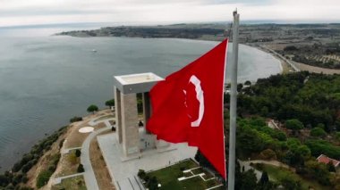 Anakkale Şehitler Anıtı Gelibolu Savaş katılan yaklaşık 253,000 Türk askerleri hizmet anısına bir savaş anıtı olduğunu.