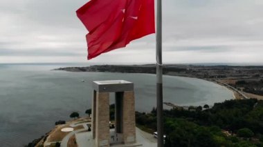 Anakkale Şehitler Anıtı Gelibolu Savaş katılan yaklaşık 253,000 Türk askerleri hizmet anısına bir savaş anıtı olduğunu.