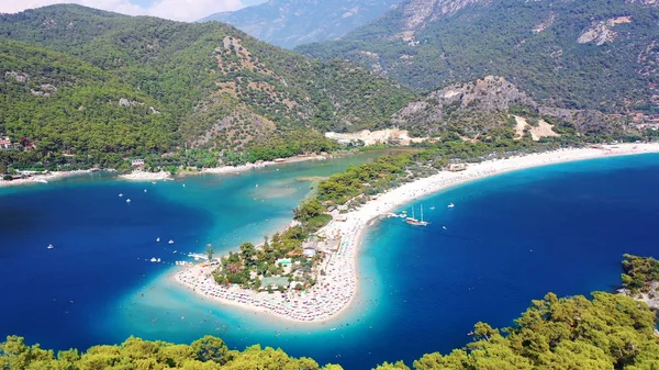 Oludeniz Mavi Lagün. Oludeniz, Türkiye'nin güneybatı sahilinde muhteşem bir plajdır..