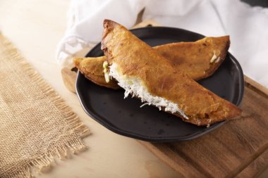 Kızarmış Quesadillas. Geleneksel Meksika aperatifi 