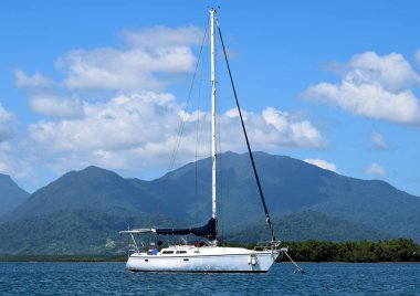 Beyaz marinada yat. Palawan Adası Filipinler.