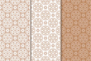 Kahverengi ve bej çiçek arka planlar kümesi. Tekstil ve duvar kağıtları için dikişsiz desen seti