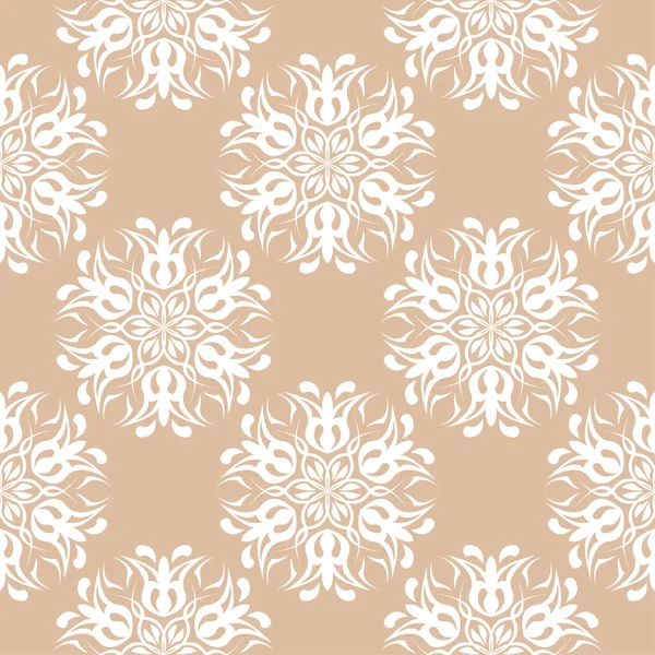 Bej renkli arka plan üzerinde beyaz çiçek süsleme. Tekstil ve duvar kağıtları için seamless modeli