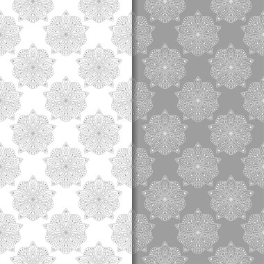 Beyaz ve gri çiçek süs tasarımlar. Tekstil ve duvar kağıtları için dikişsiz desen seti